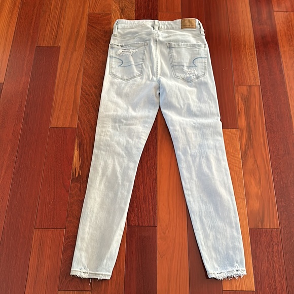 American Eagle light jeans. Size 00 short. Next level stretch. - Picture 5 of 6